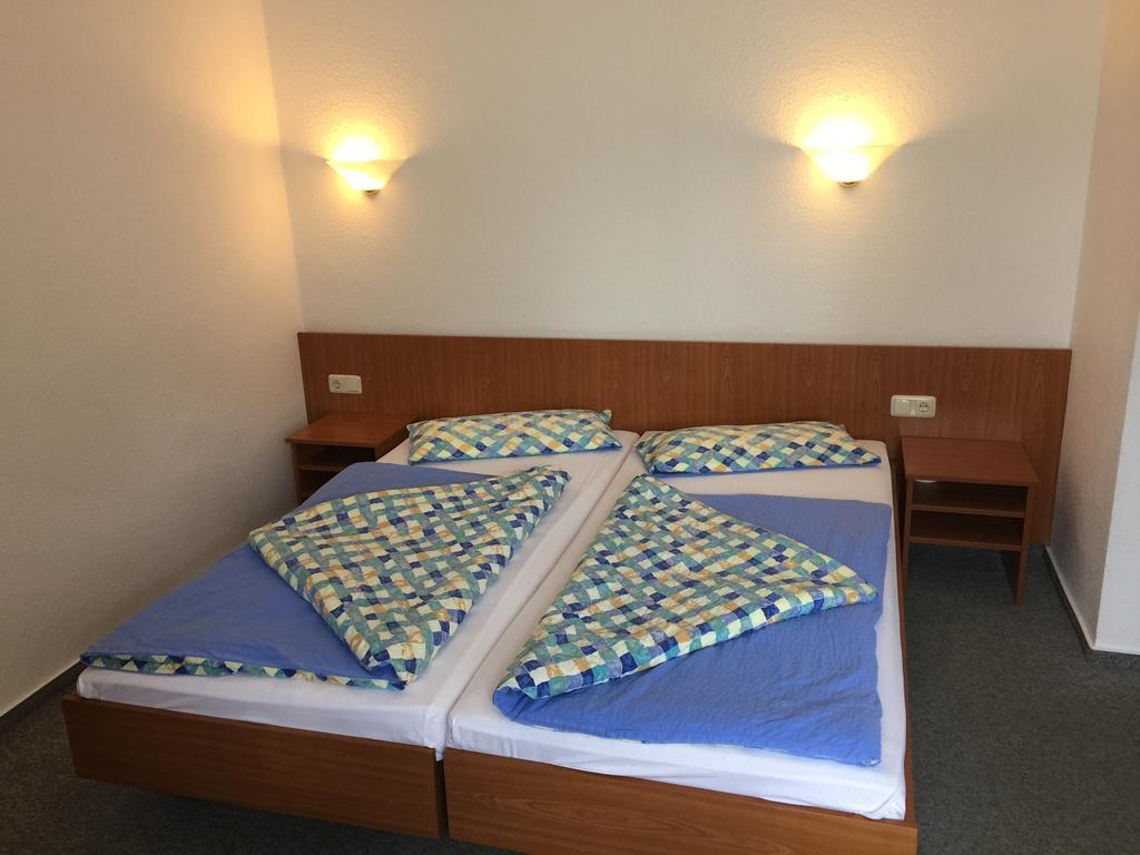Hotel Schnarr Τσέλε Εξωτερικό φωτογραφία